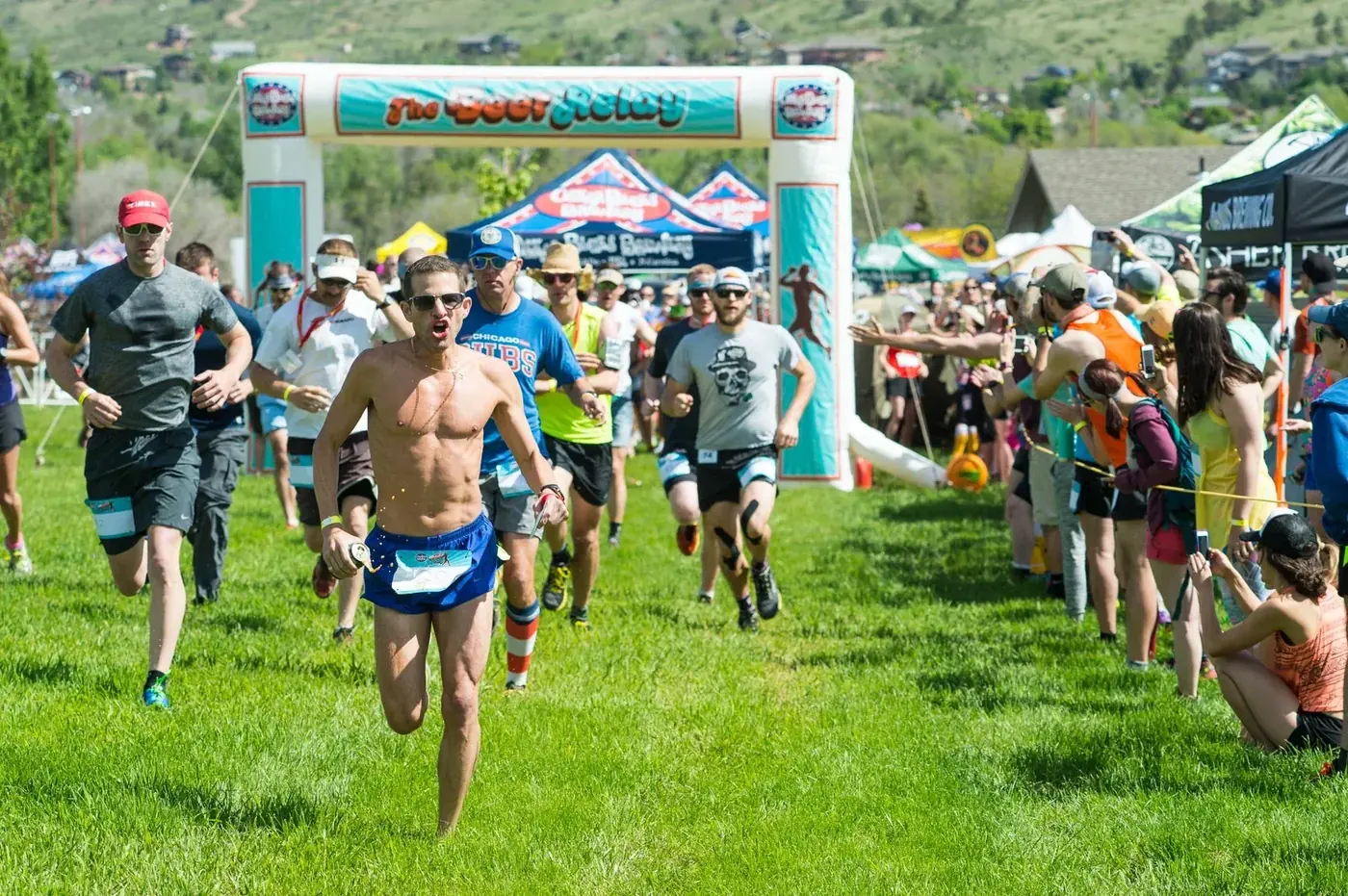 Runners leaving the start line